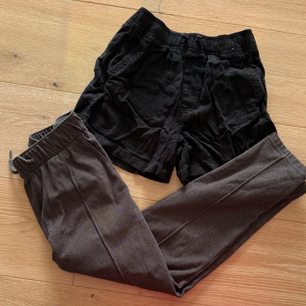 ABERCROMBIE KIDS 9/10. Black Shorts and Gray Pants lot